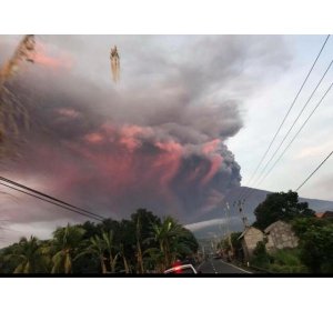 Warga Diminta Hindari Hujan Yang Berasal Dari Gunung Agung | Judi Online Indonesia